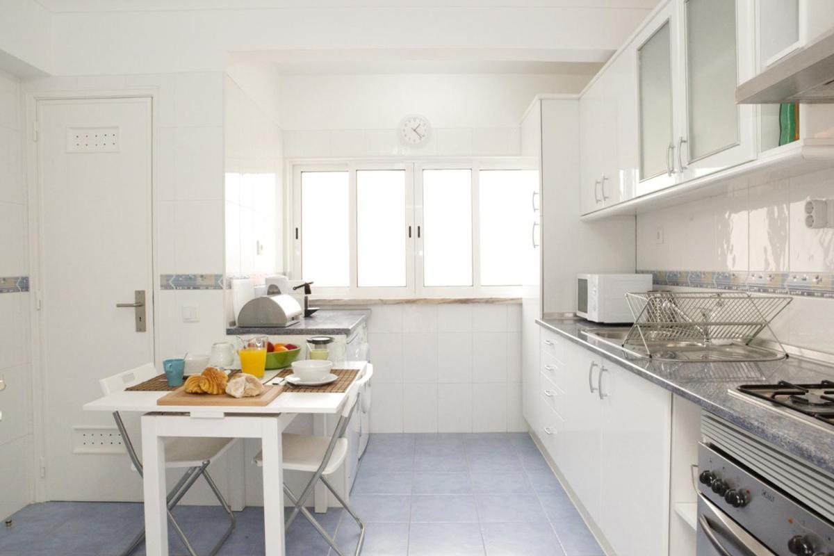 Family Central Apartment In Sao Pedro Do Estoril Exterior photo
