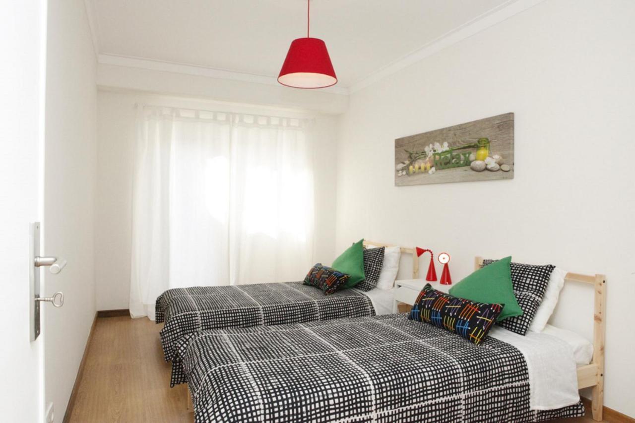 Family Central Apartment In Sao Pedro Do Estoril Exterior photo
