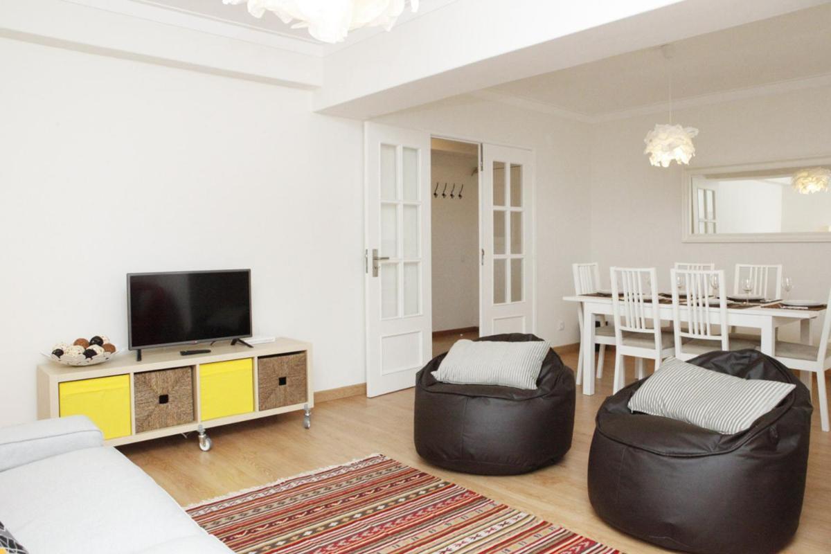 Family Central Apartment In Sao Pedro Do Estoril Exterior photo