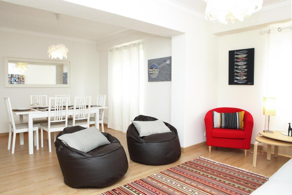 Family Central Apartment In Sao Pedro Do Estoril Exterior photo