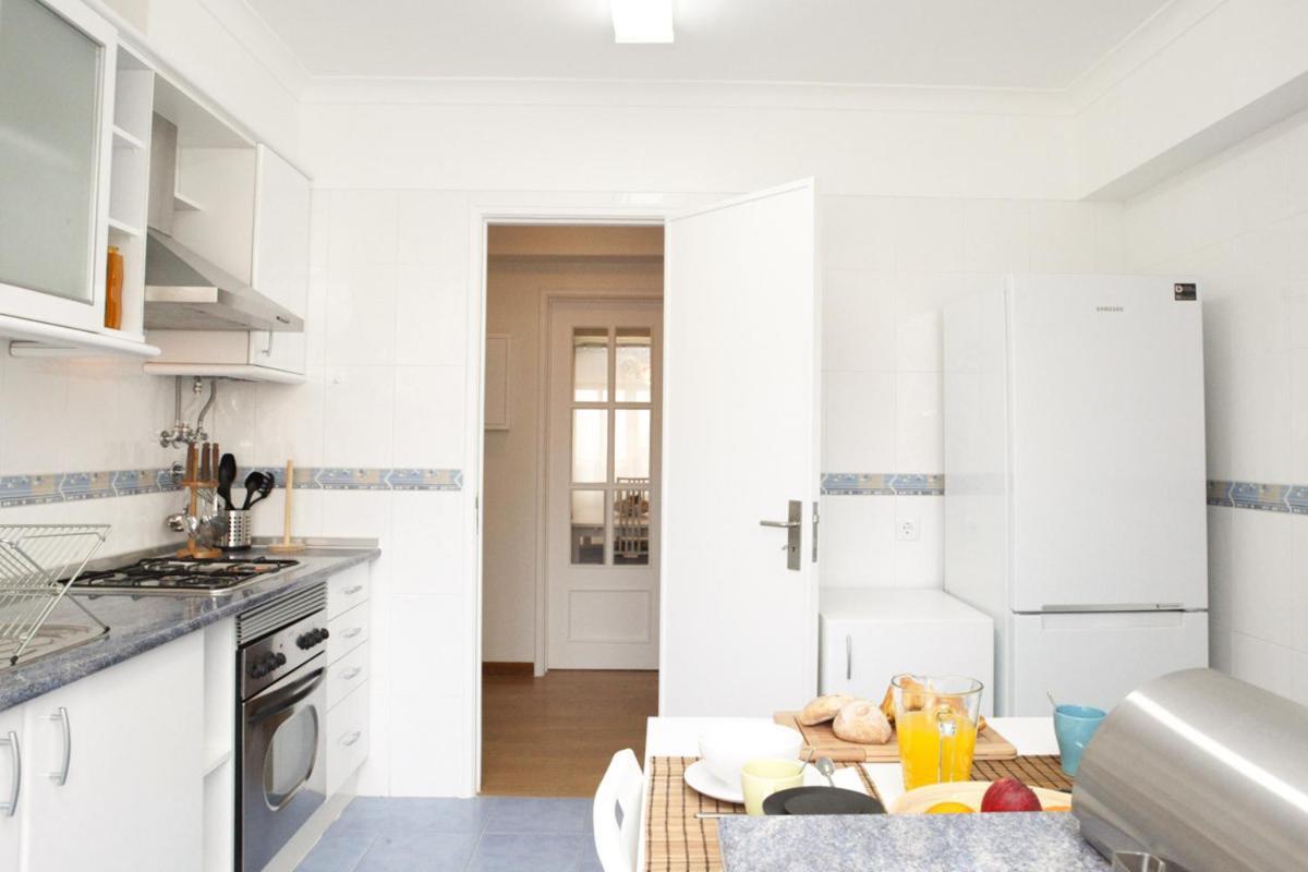 Family Central Apartment In Sao Pedro Do Estoril Exterior photo