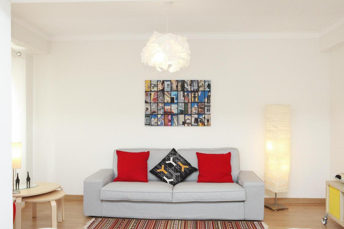 Family Central Apartment In Sao Pedro Do Estoril Exterior photo
