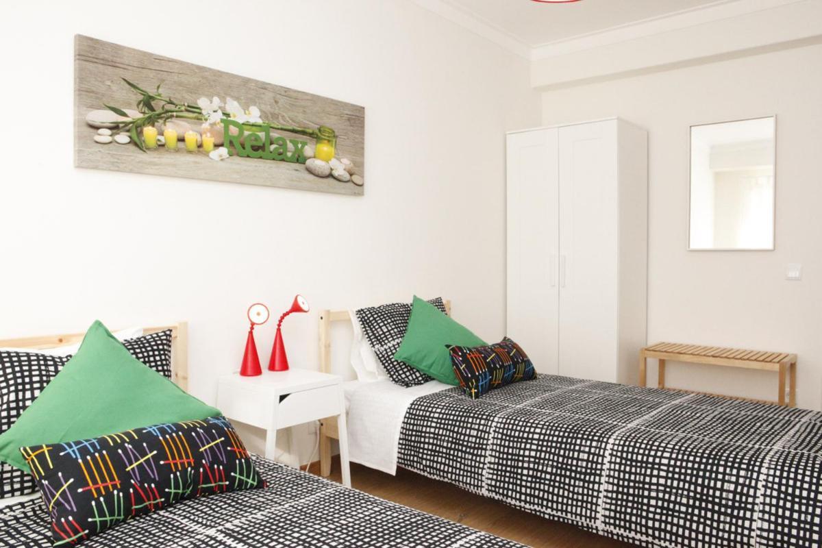 Family Central Apartment In Sao Pedro Do Estoril Exterior photo
